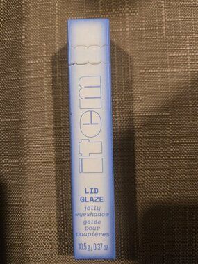 Item Beauty Lid Glaze Eyeshadow 'Desert Weekend' brand new in sealed box